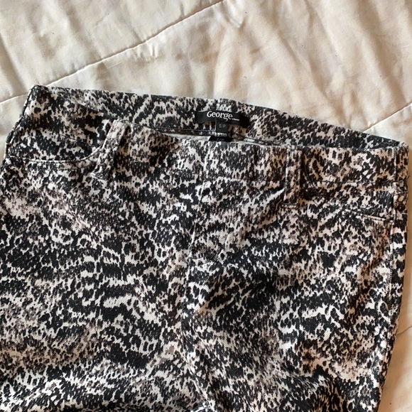 Snake print pants - Picture 2 of 3